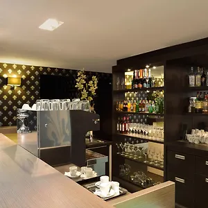 **** Hotel La Prima Fashion Ungarn