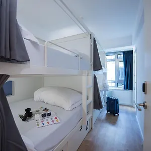 https://bluesock-hostels-lisboa.hotels-lisbon-portugal.com